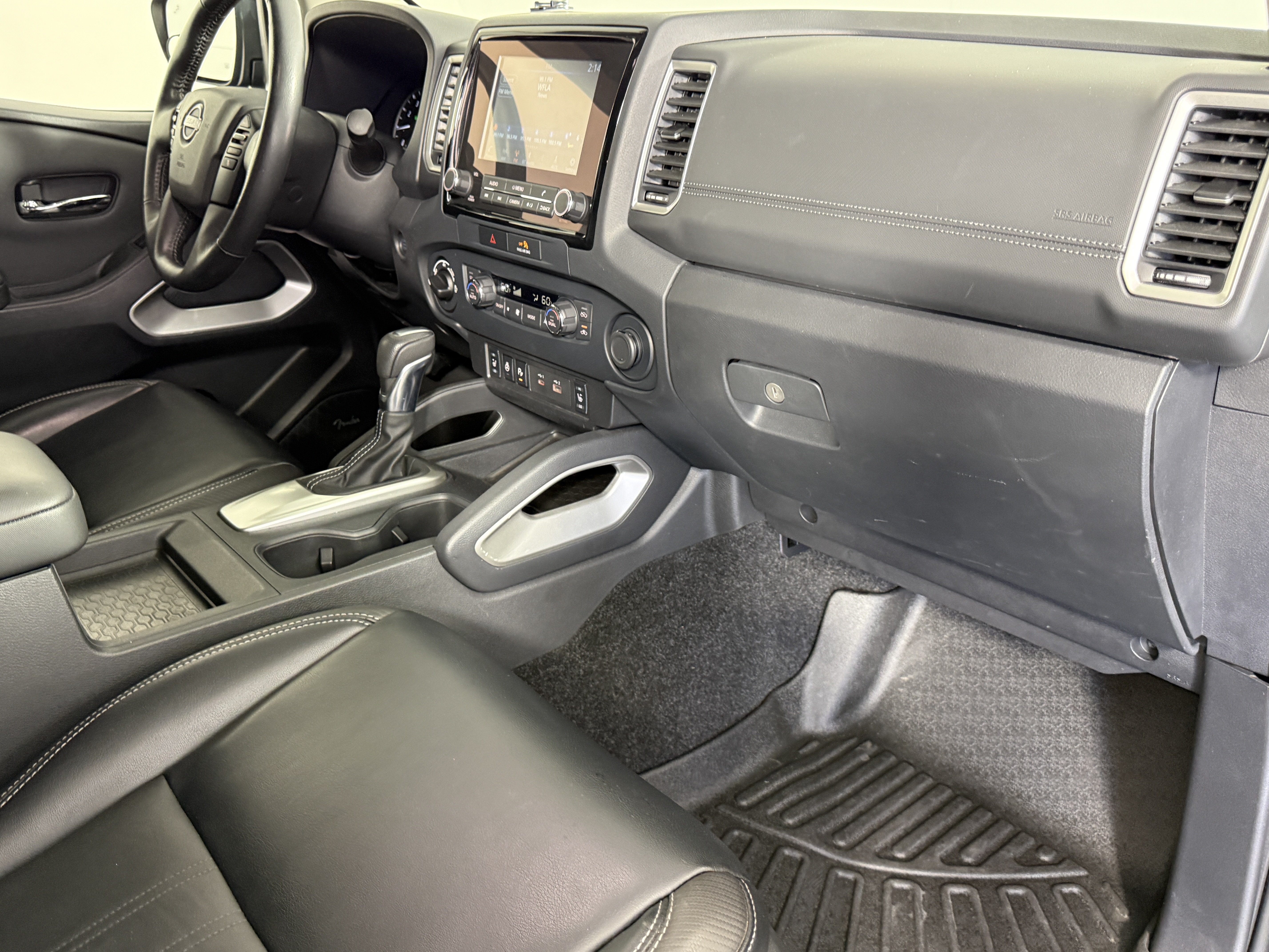 Used 2022 Nissan Frontier SV w/ SV Premium Package AWD/4WD image 12