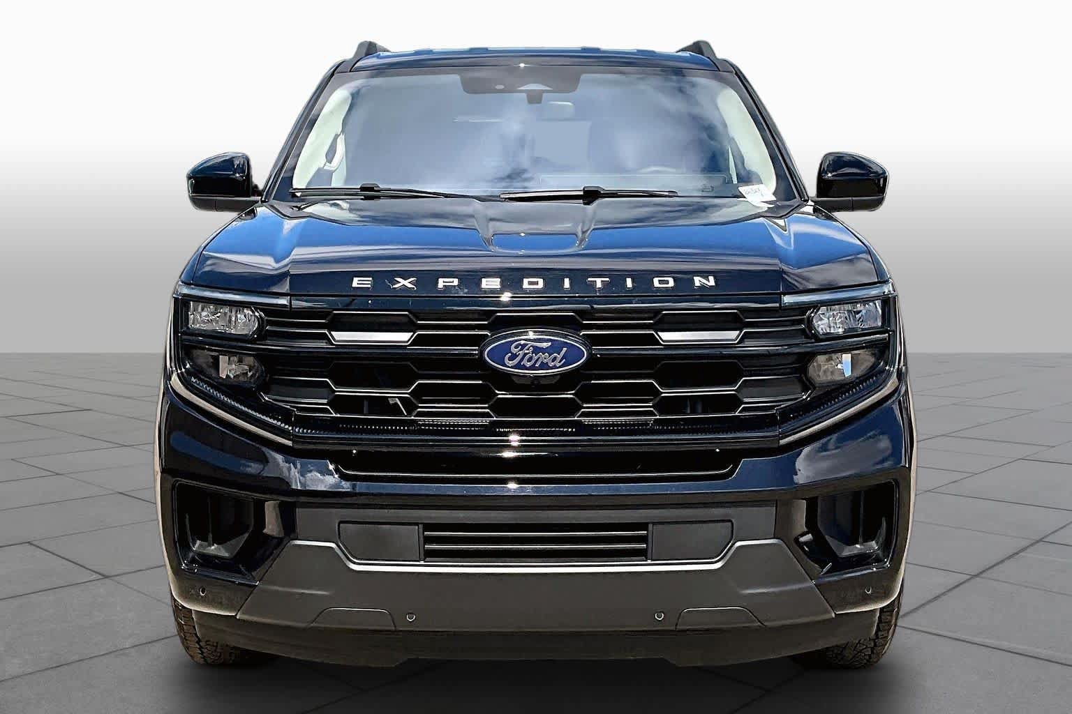 Certified 2025 Ford Expedition Max Active RWD image 4