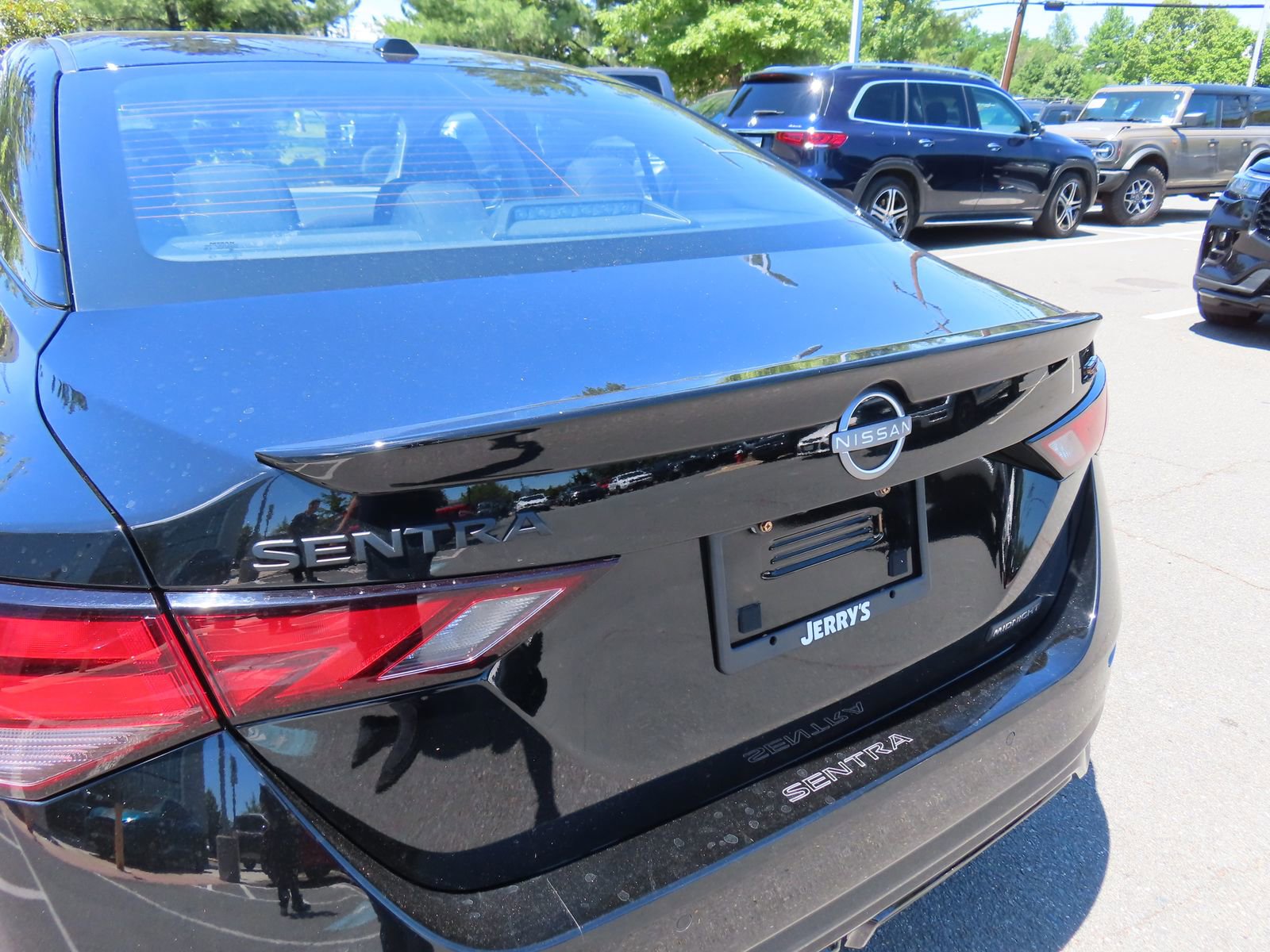 Used 2025 Nissan Sentra SR w/ Midnight Edition FWD image 10