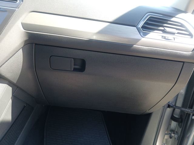 Used 2021 Volkswagen Tiguan SE AWD/4WD image 52