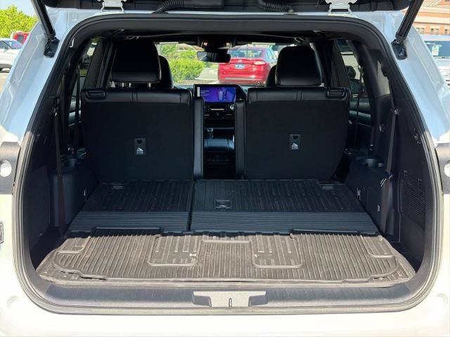 Used 2023 Toyota Highlander XSE AWD/4WD image 35