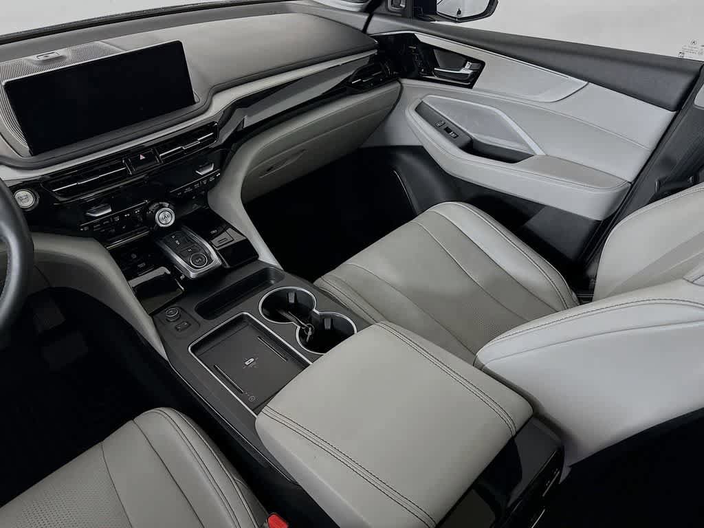 Used 2025 Acura MDX FWD w/ Technology Package image 11