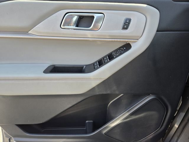 Certified 2025 Ford Explorer Active w/ Active Comfort Package RWD image 33