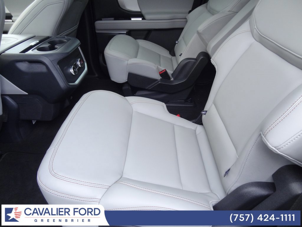 Certified 2025 Ford Expedition Active image 13