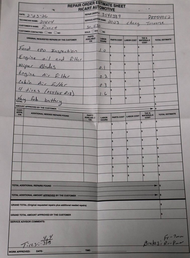 Used 2023 Chevrolet Traverse LT image 4