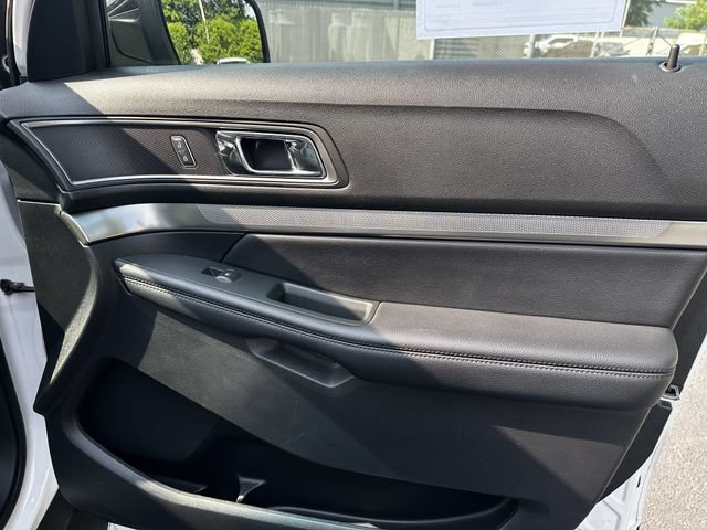 Certified 2018 Ford Explorer XLT w/ Equipment Group 202A AWD/4WD image 36