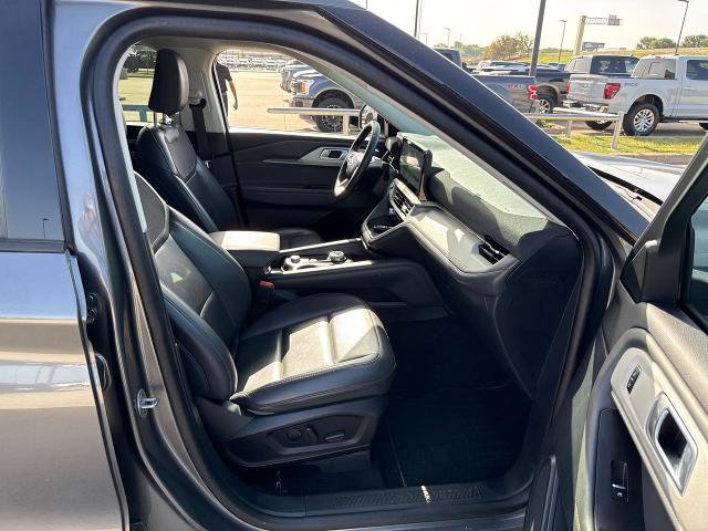Certified 2025 Ford Explorer Active w/ Active Comfort Package RWD image 14