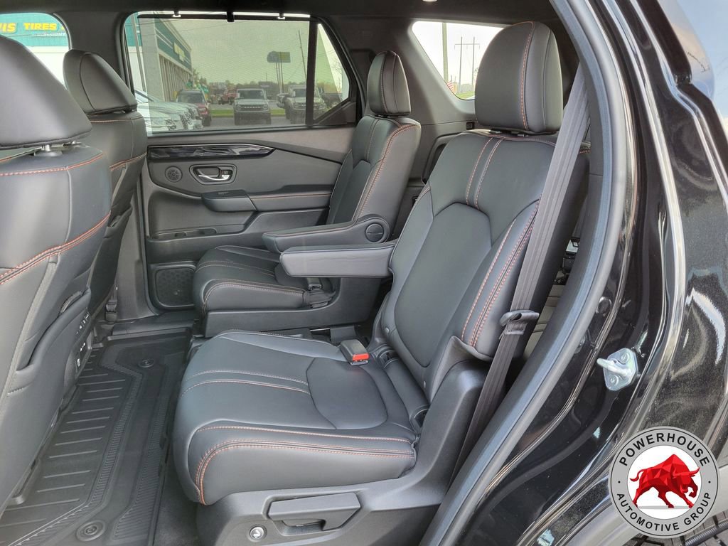 Used 2025 Honda Pilot TrailSport image 17