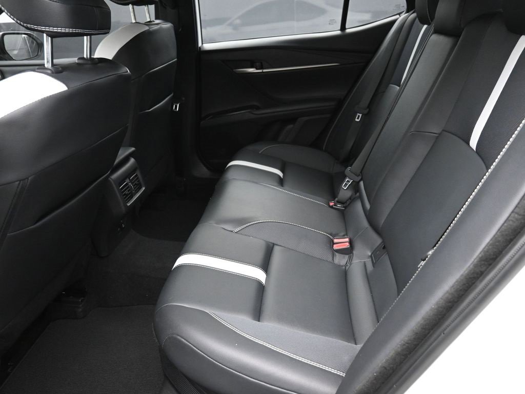 Used 2025 Toyota Camry SE image 25