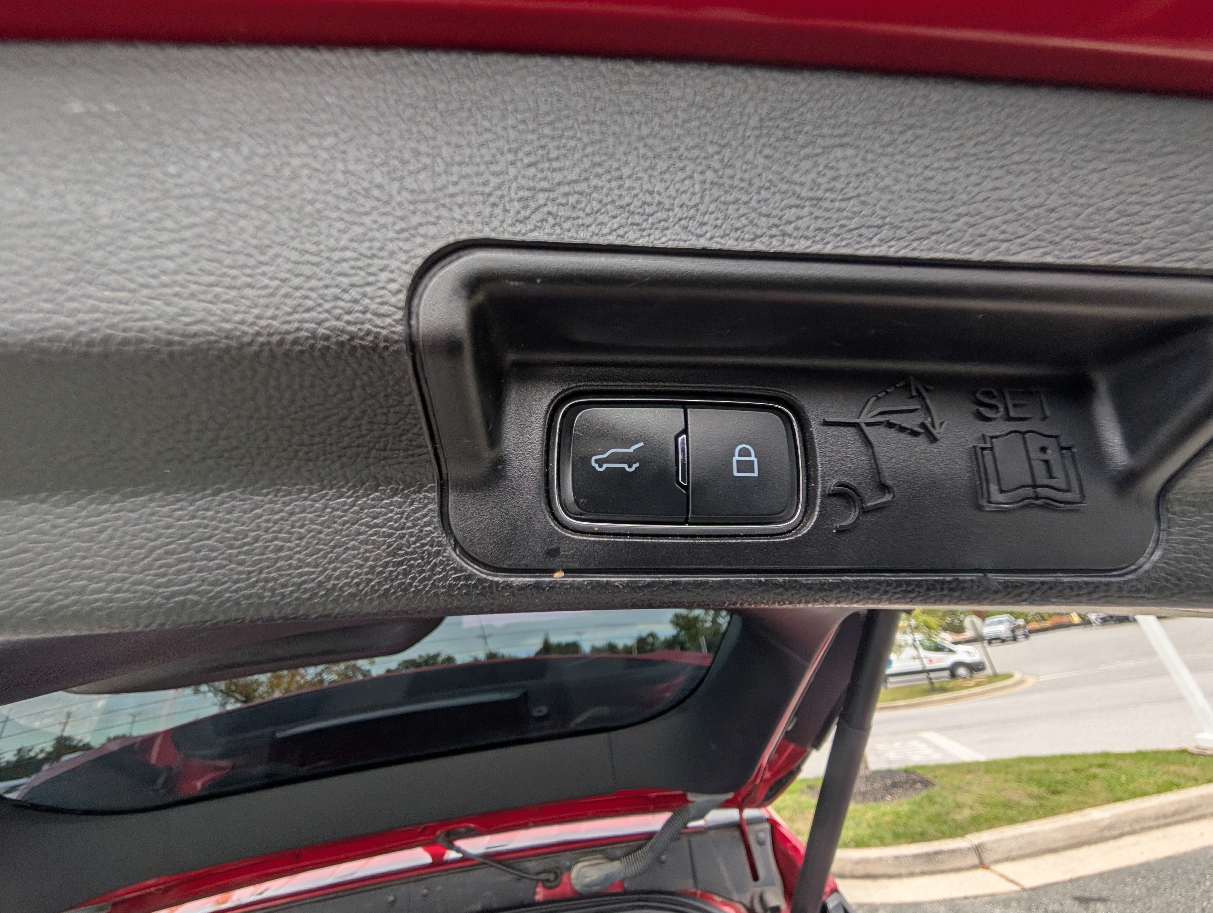 Certified 2020 Ford Explorer Limited AWD/4WD image 17