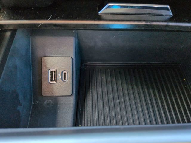 Certified 2022 Ford F250 Lariat w/ Black Appearance Package image 25