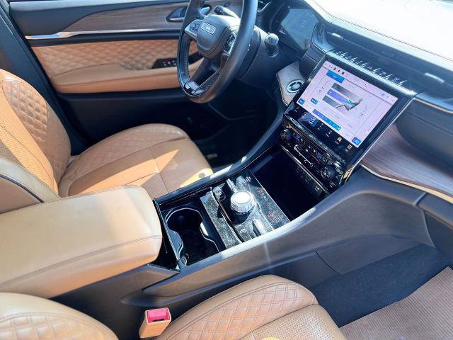 Used 2023 Jeep Grand Cherokee Summit image 20