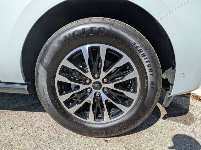 Certified 2025 Ford Expedition Platinum AWD/4WD image 10