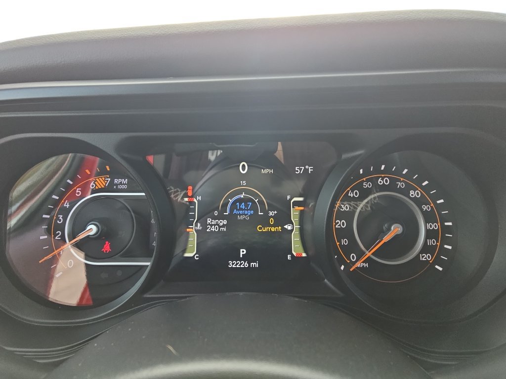 Used 2025 Jeep Wrangler Unlimited Rubicon AWD/4WD image 18