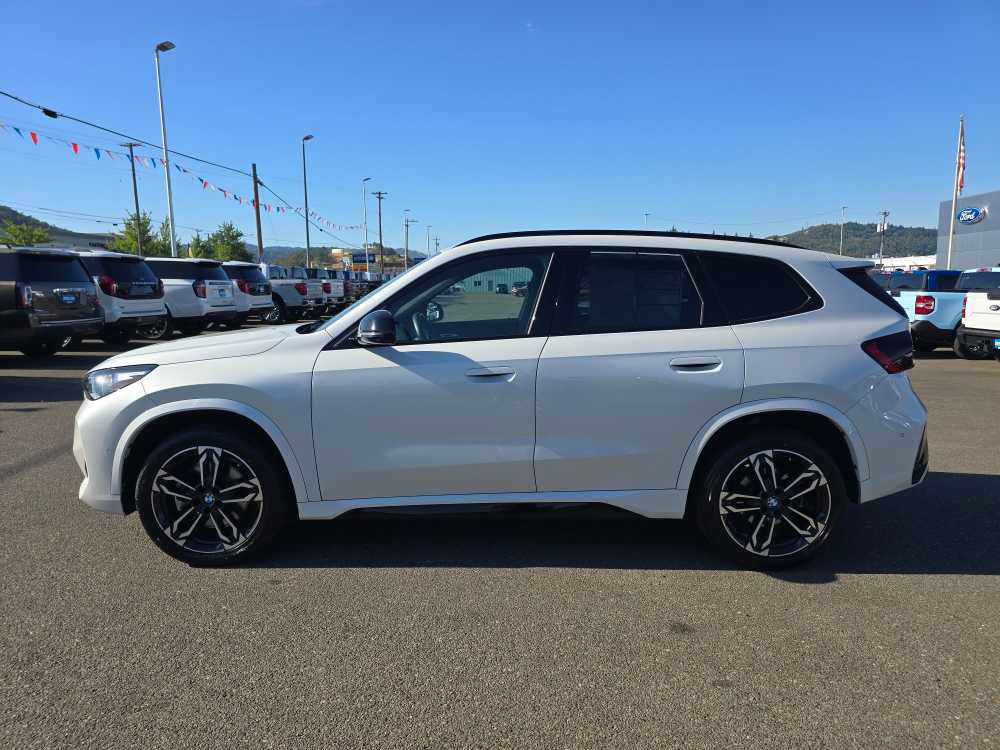 Used 2023 BMW X1 xDrive28i w/ Premium Package AWD/4WD image 2