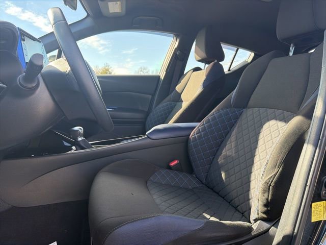 Used 2020 Toyota C-HR XLE image 16