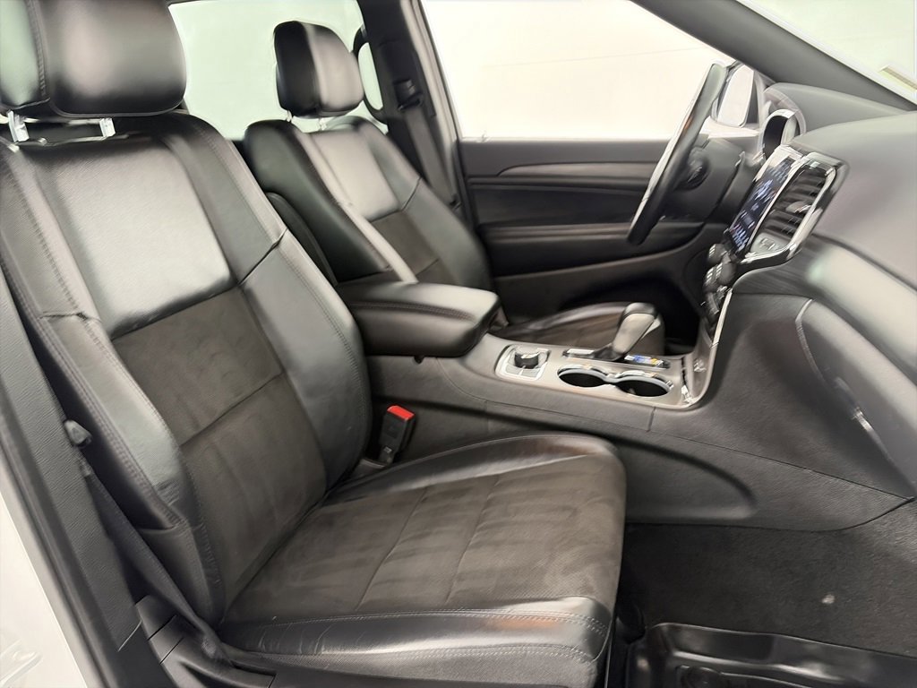 Used 2022 Jeep Grand Cherokee Laredo X image 32