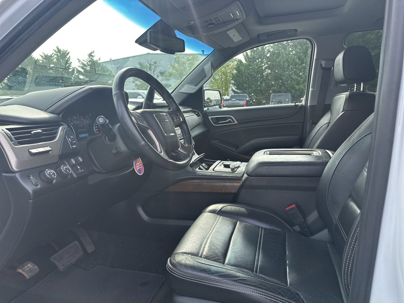 Used 2018 GMC Yukon Denali w/ Open Road Package AWD/4WD image 6