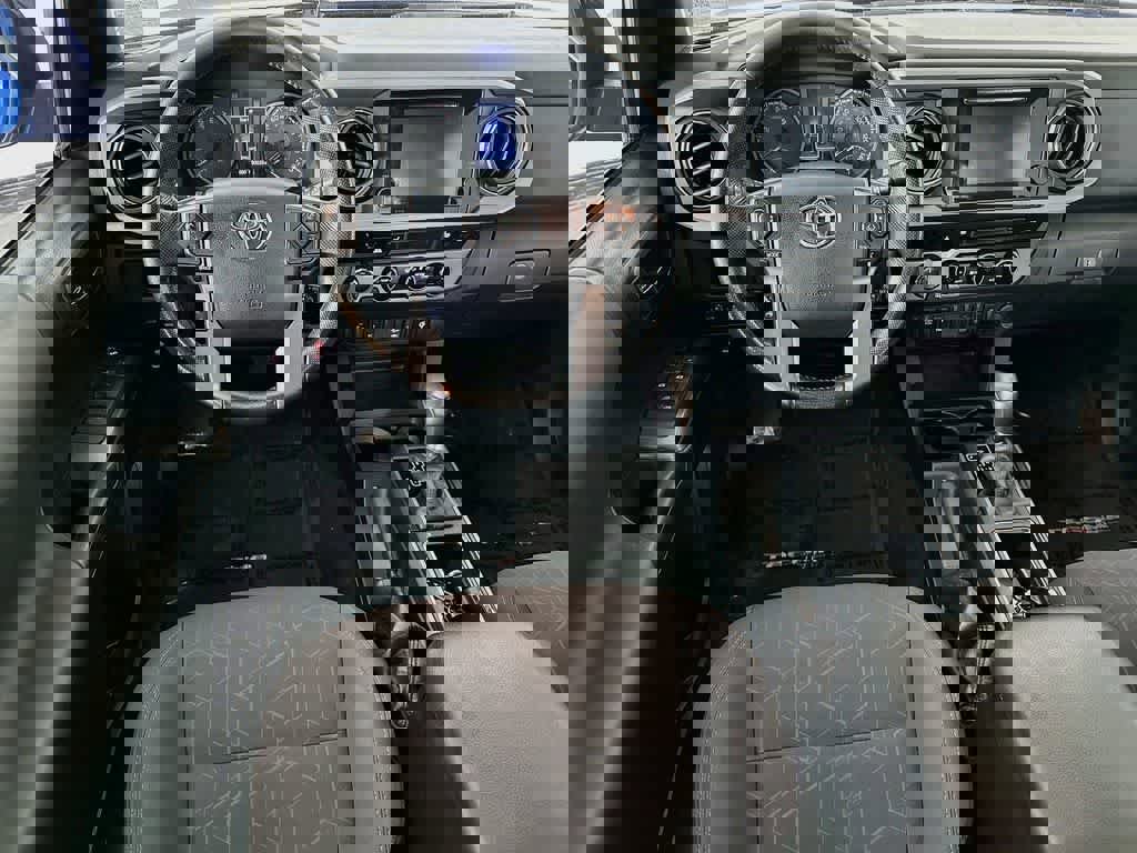 Used 2017 Toyota Tacoma 4x4 Double Cab image 13