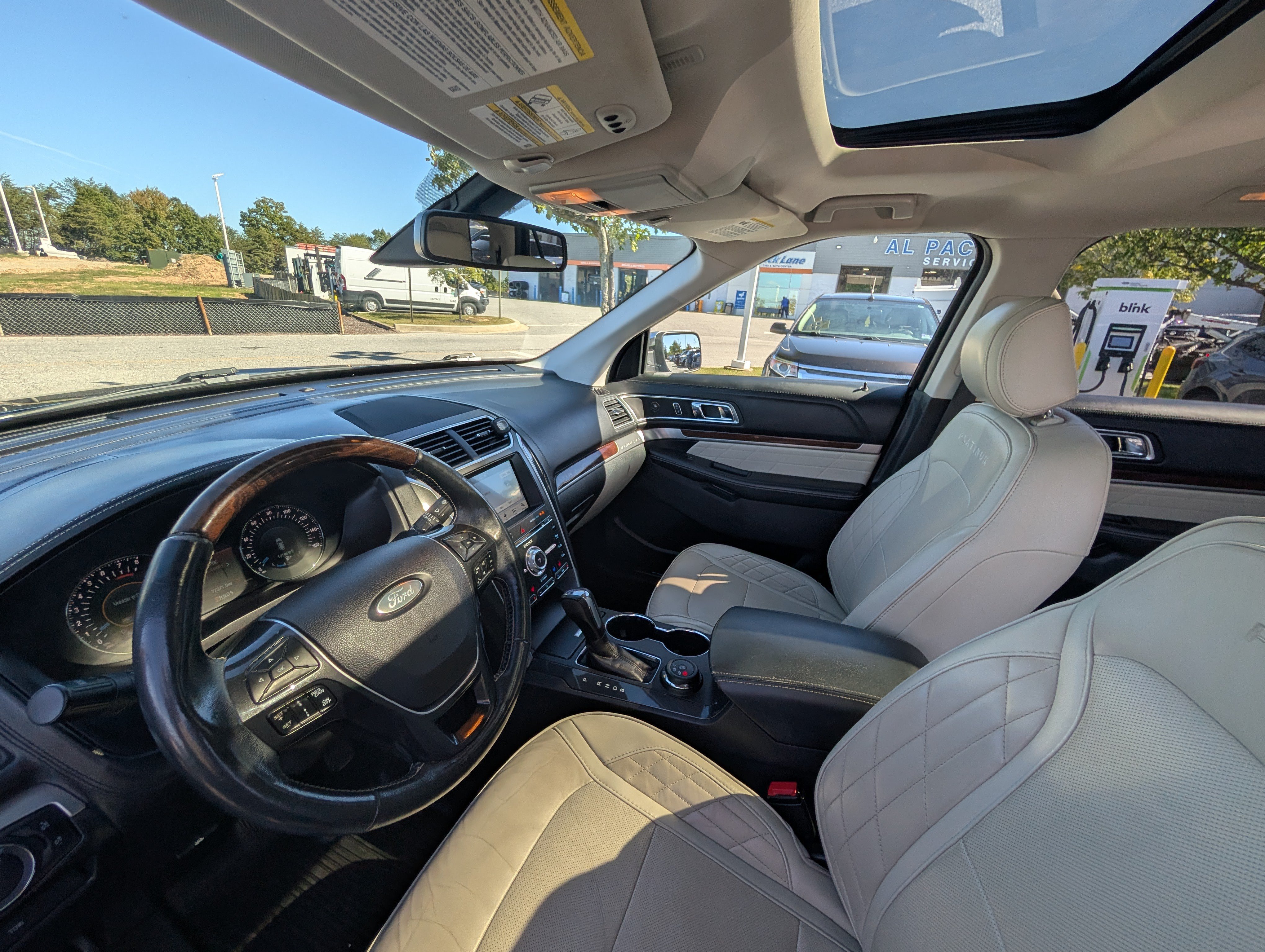 Certified 2017 Ford Explorer Platinum AWD/4WD image 19