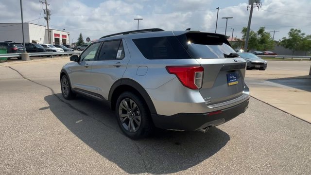 Certified 2024 Ford Explorer XLT w/ Equipment Group 202A AWD/4WD image 7
