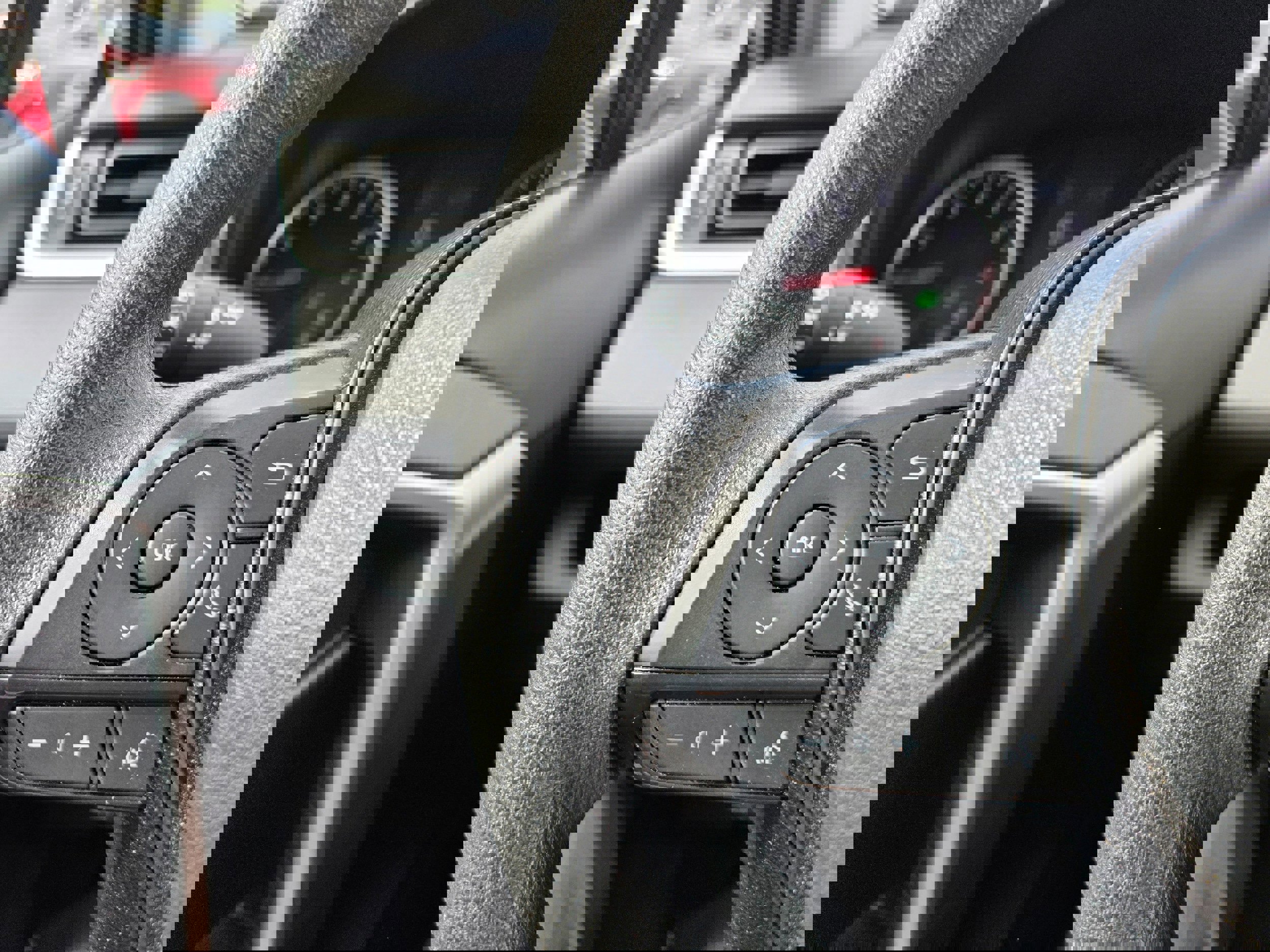 Used 2020 Toyota RAV4 XLE w/ Convenience Package AWD/4WD image 13