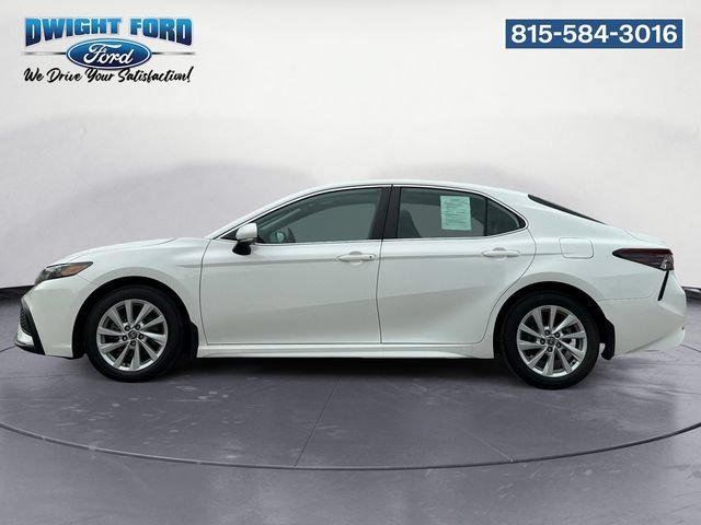 Used 2023 Toyota Camry SE FWD image 2