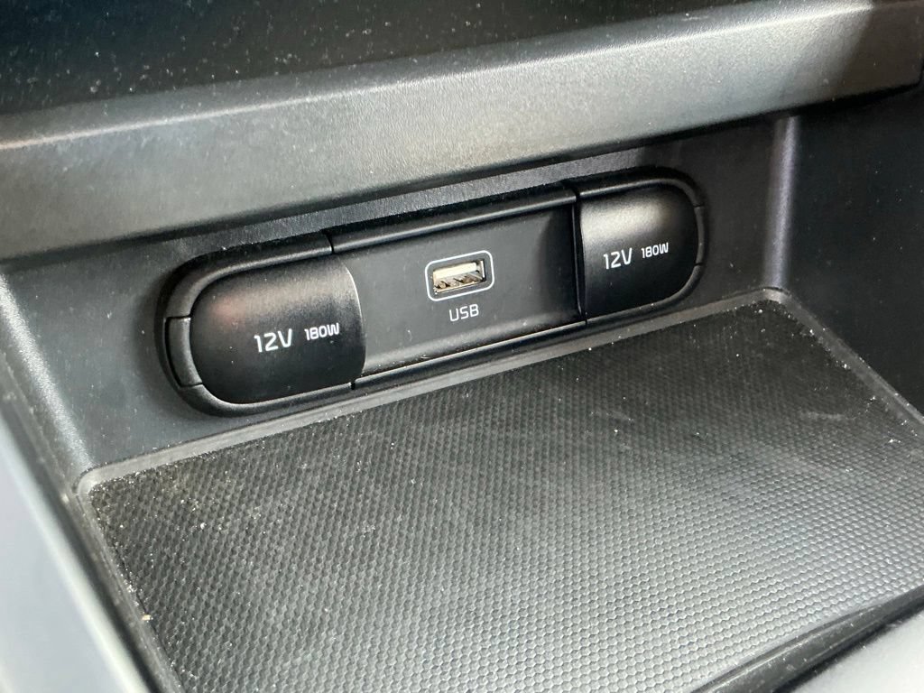 Used 2025 Kia Soul LX w/ LX Technology Package FWD image 39