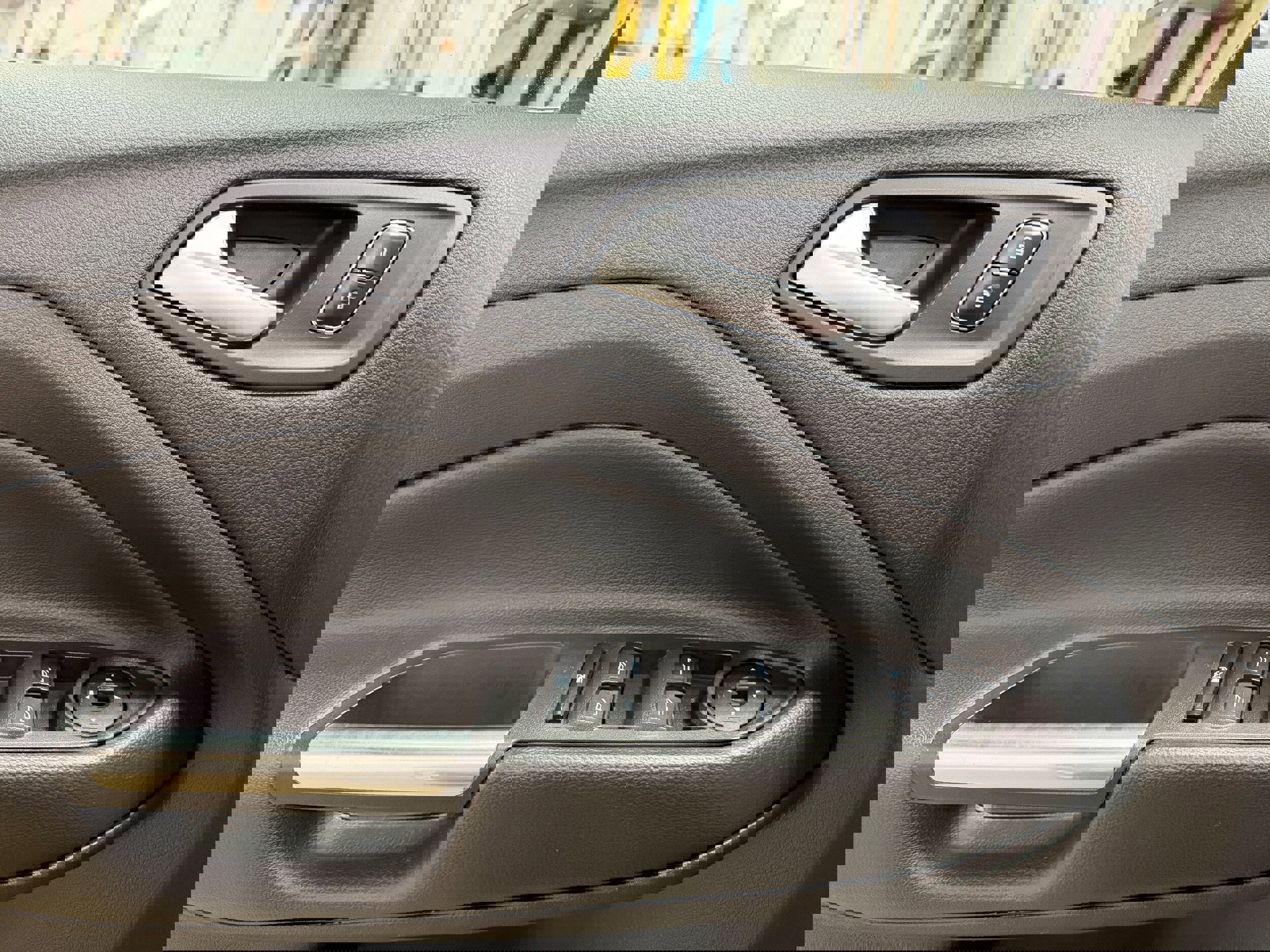 Certified 2018 Ford Escape SE w/ SE Sync 3 Package image 14