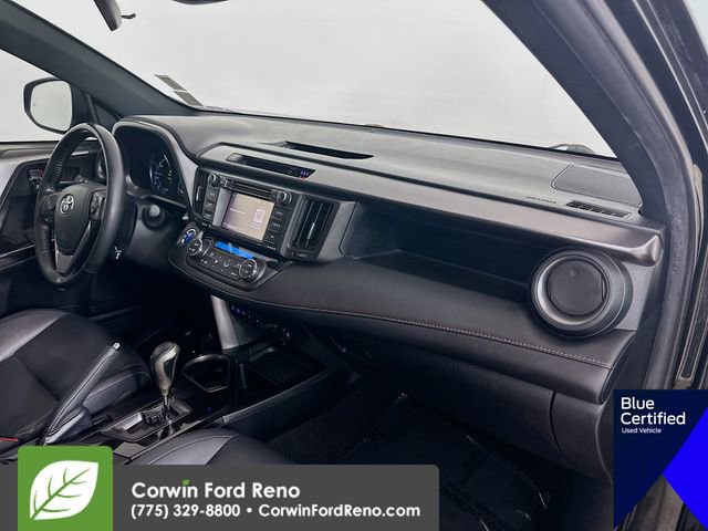 Used 2018 Toyota RAV4 SE image 31