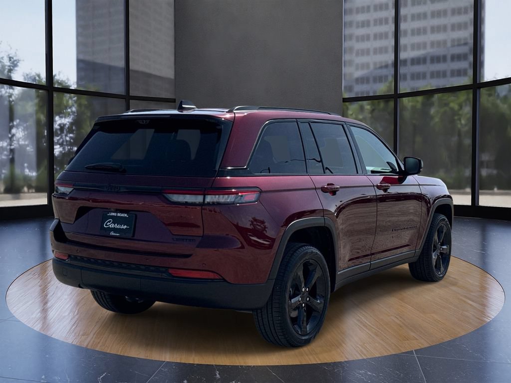 Used 2025 Jeep Grand Cherokee Limited w/ Luxury Tech Group II RWD image 3