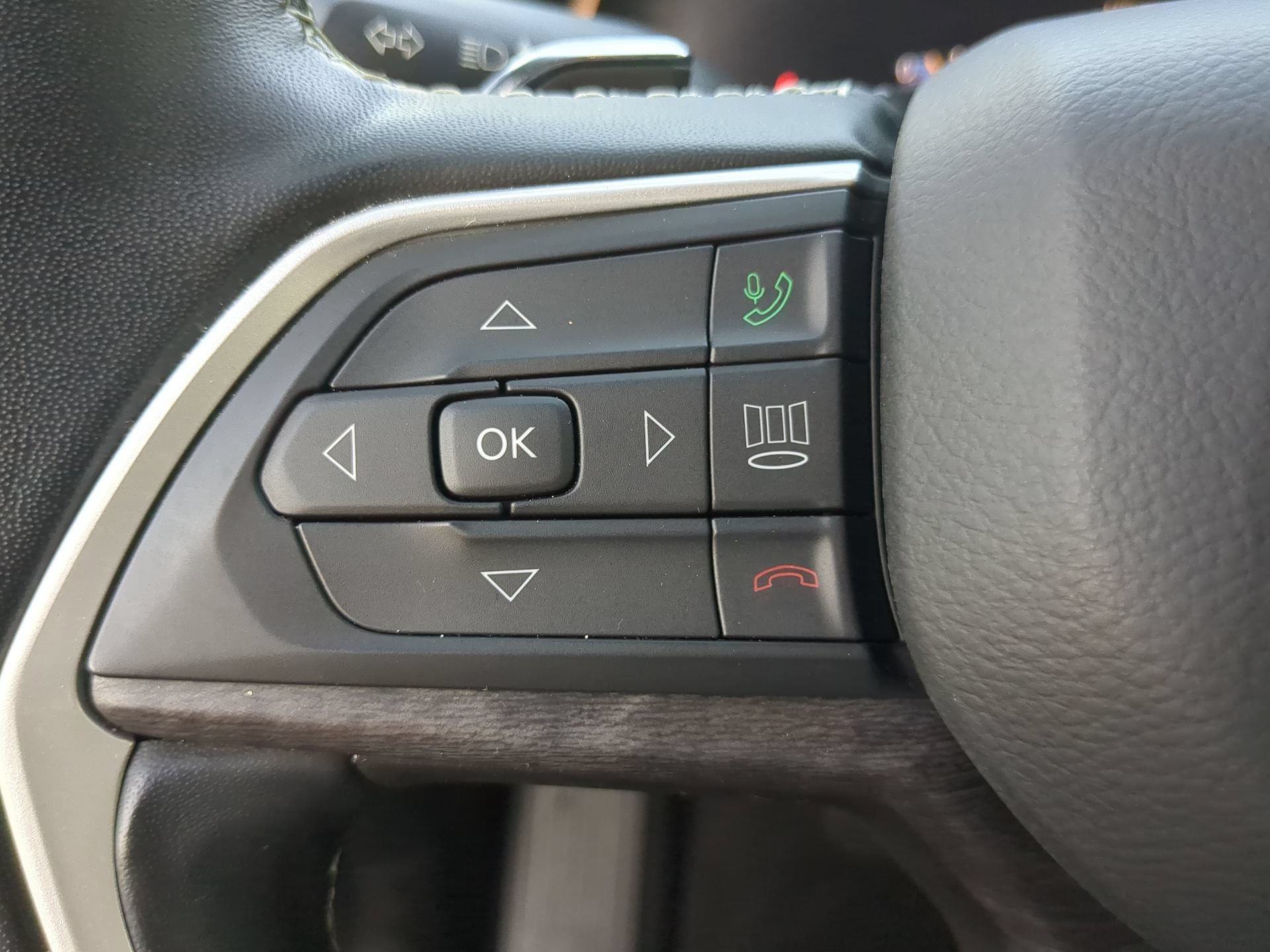 Used 2021 Jeep Grand Cherokee L Limited AWD/4WD image 67