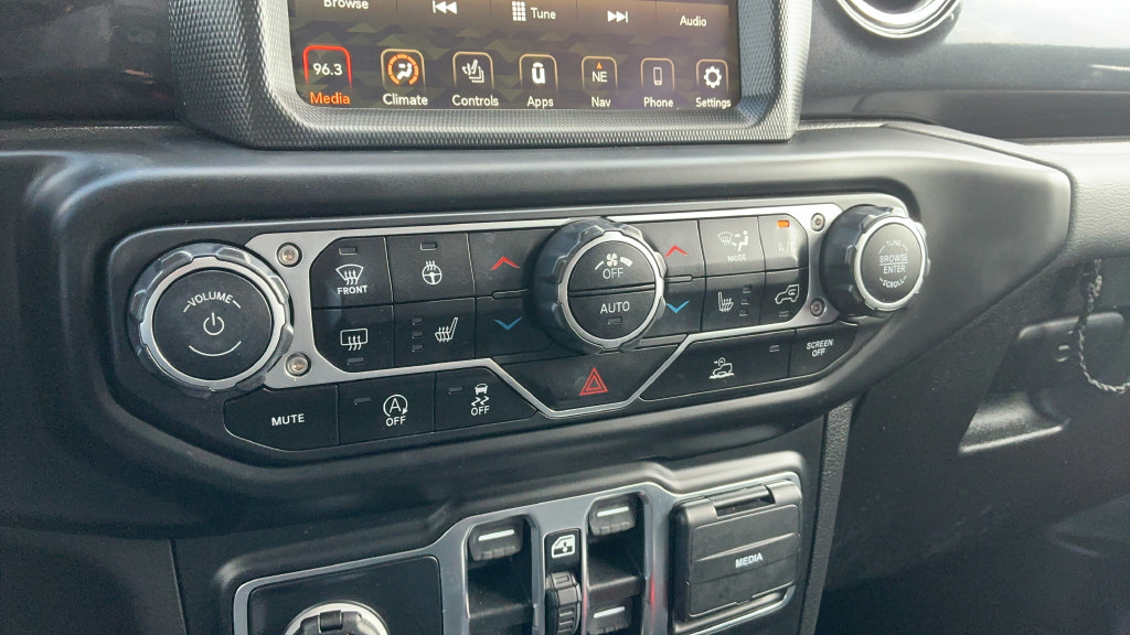 Used 2021 Jeep Wrangler Unlimited Sahara AWD/4WD image 15