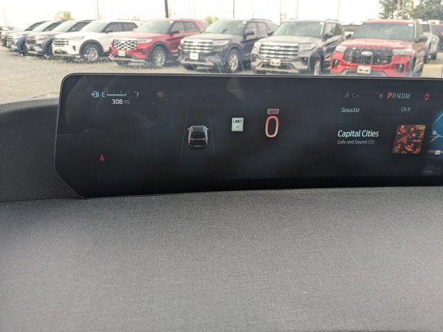 Certified 2025 Ford Expedition Active image 19