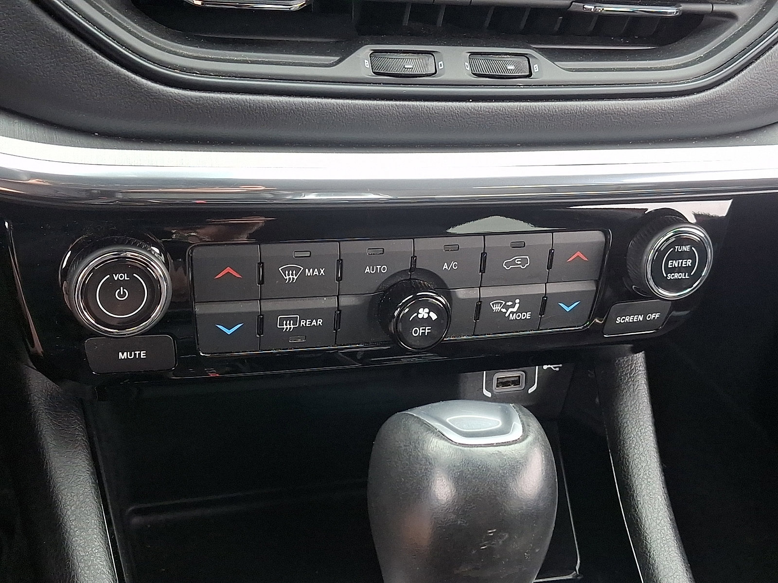 Used 2022 Jeep Compass Limited image 22