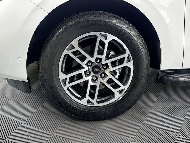Certified 2025 Ford Expedition Active AWD/4WD image 32