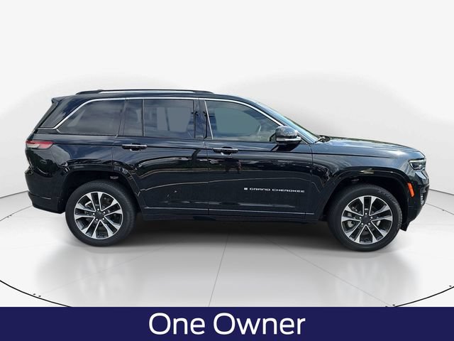 Used 2023 Jeep Grand Cherokee Overland w/ Luxury Tech Group IV AWD/4WD image 3