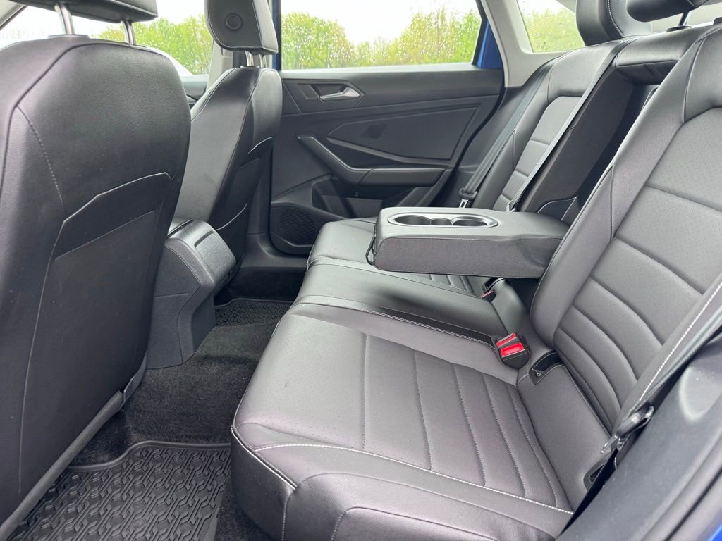 Used 2023 Volkswagen Jetta SE FWD image 21
