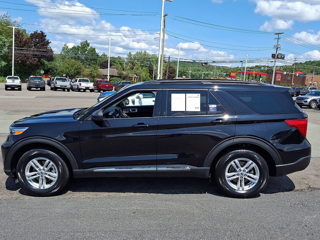 Certified 2023 Ford Explorer XLT w/ Equipment Group 202A AWD/4WD image 8