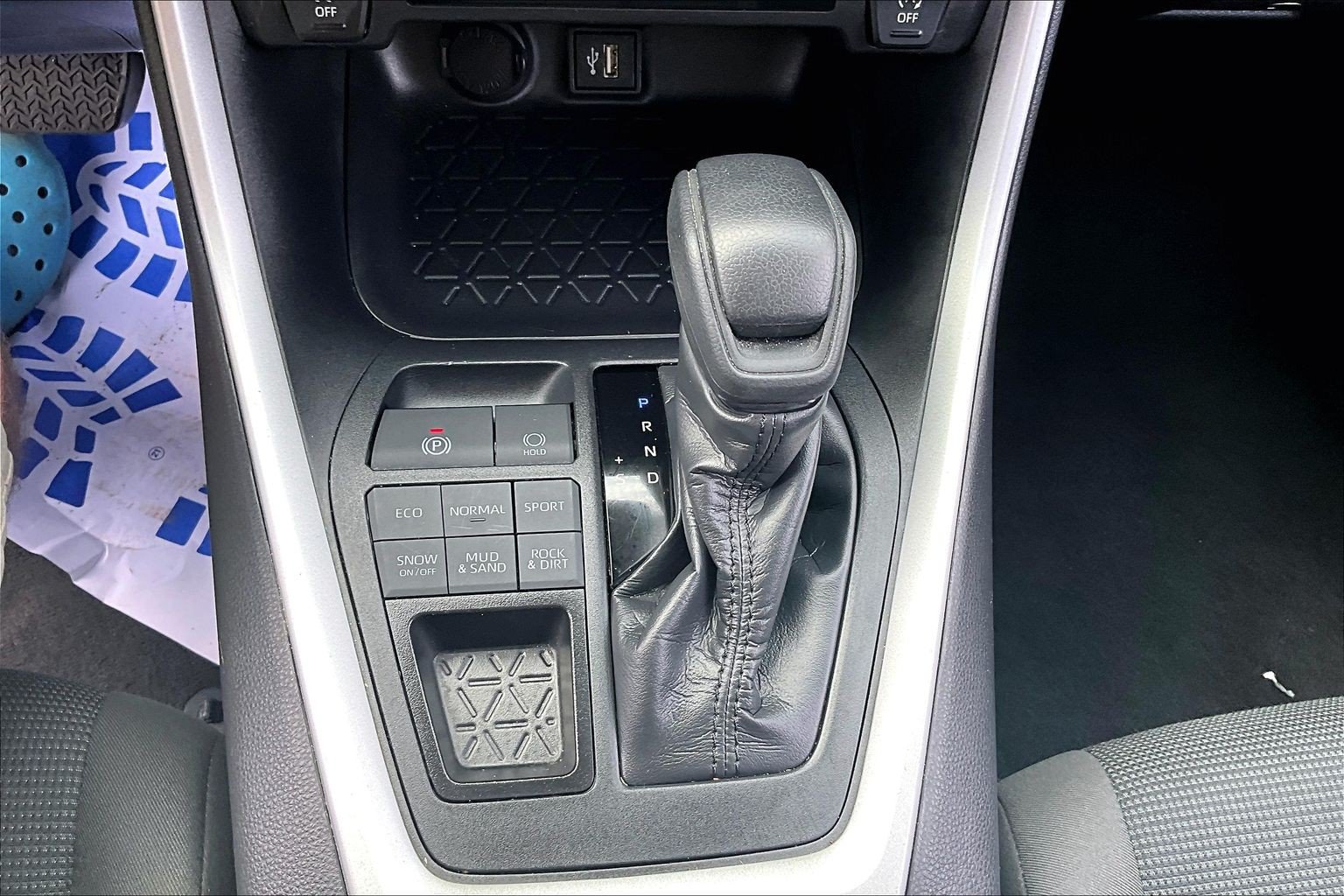 Used 2025 Toyota RAV4 LE AWD/4WD image 34