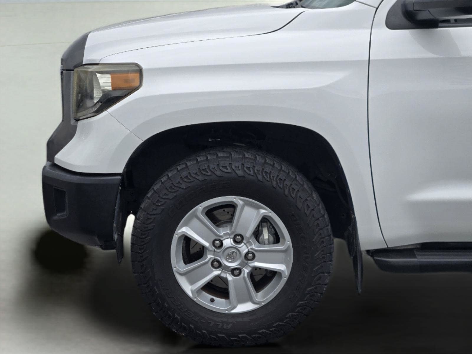 Used 2018 Toyota Tundra SR RWD image 9