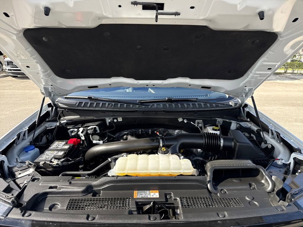 Certified 2025 Ford Expedition Active image 32