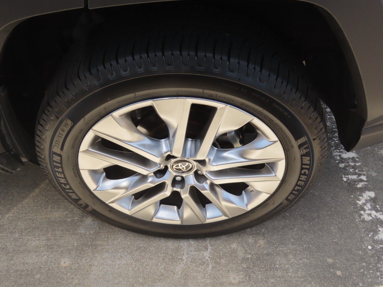 Used 2025 Toyota RAV4 XLE Premium w/ Weather Package FWD image 12
