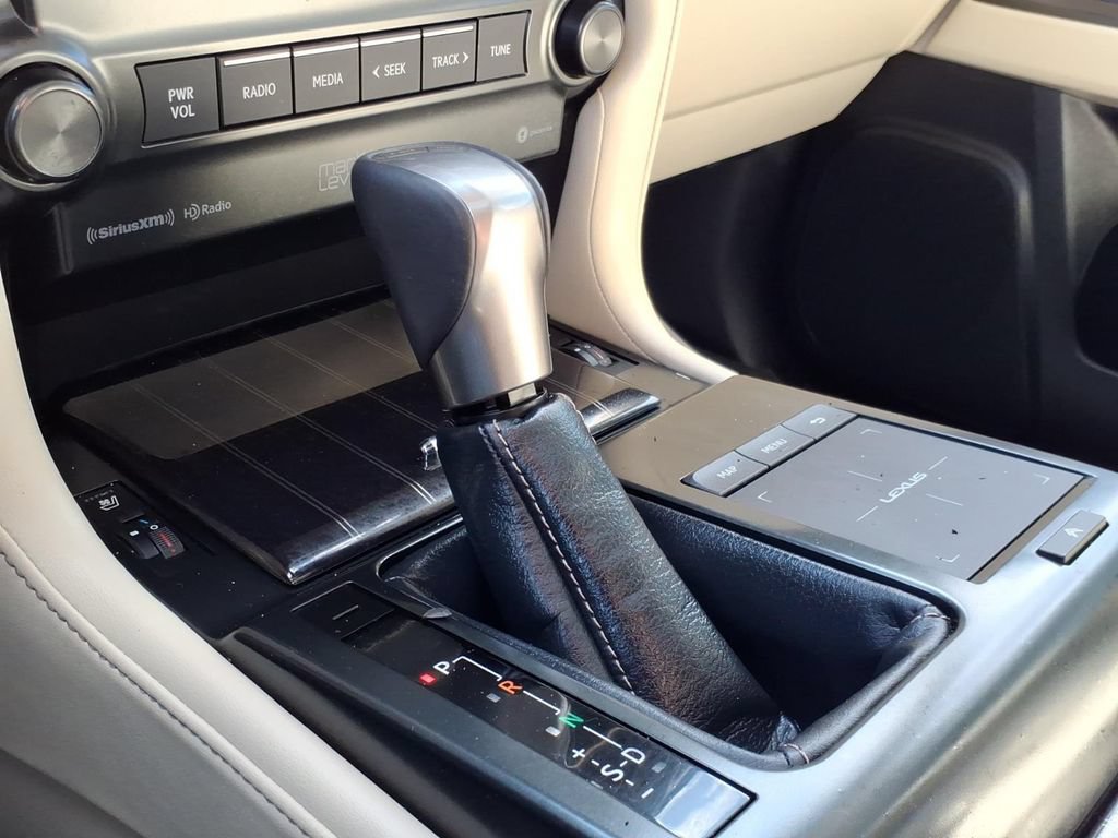 Used 2023 Lexus GX 460 Luxury w/ Accessory Package AWD/4WD image 21