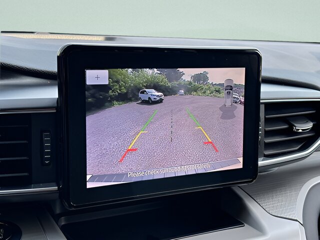 Certified 2023 Ford Explorer XLT w/ Equipment Group 202A AWD/4WD image 9