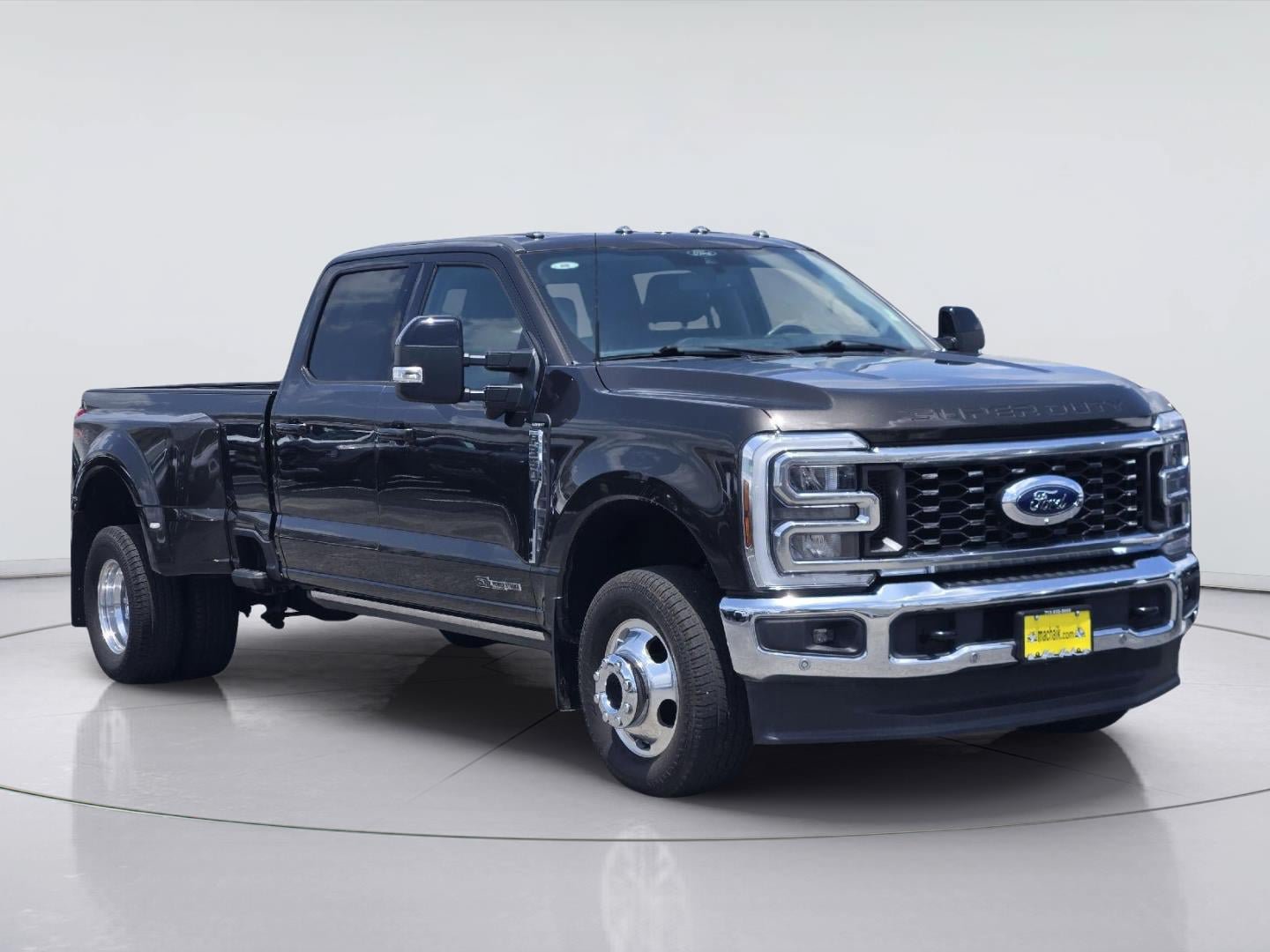 Certified 2024 Ford F350 Lariat w/ Lariat Ultimate Package AWD/4WD image 3