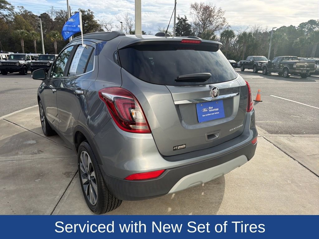 Used 2020 Buick Encore Essence image 3