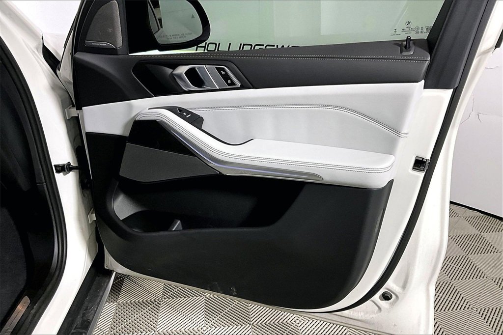 Used 2025 BMW X5 sDrive40i w/ Climate Comfort Package image 18