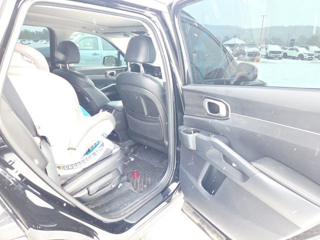 Used 2022 Kia Sorento S w/ Panoramic Sunroof Package image 16