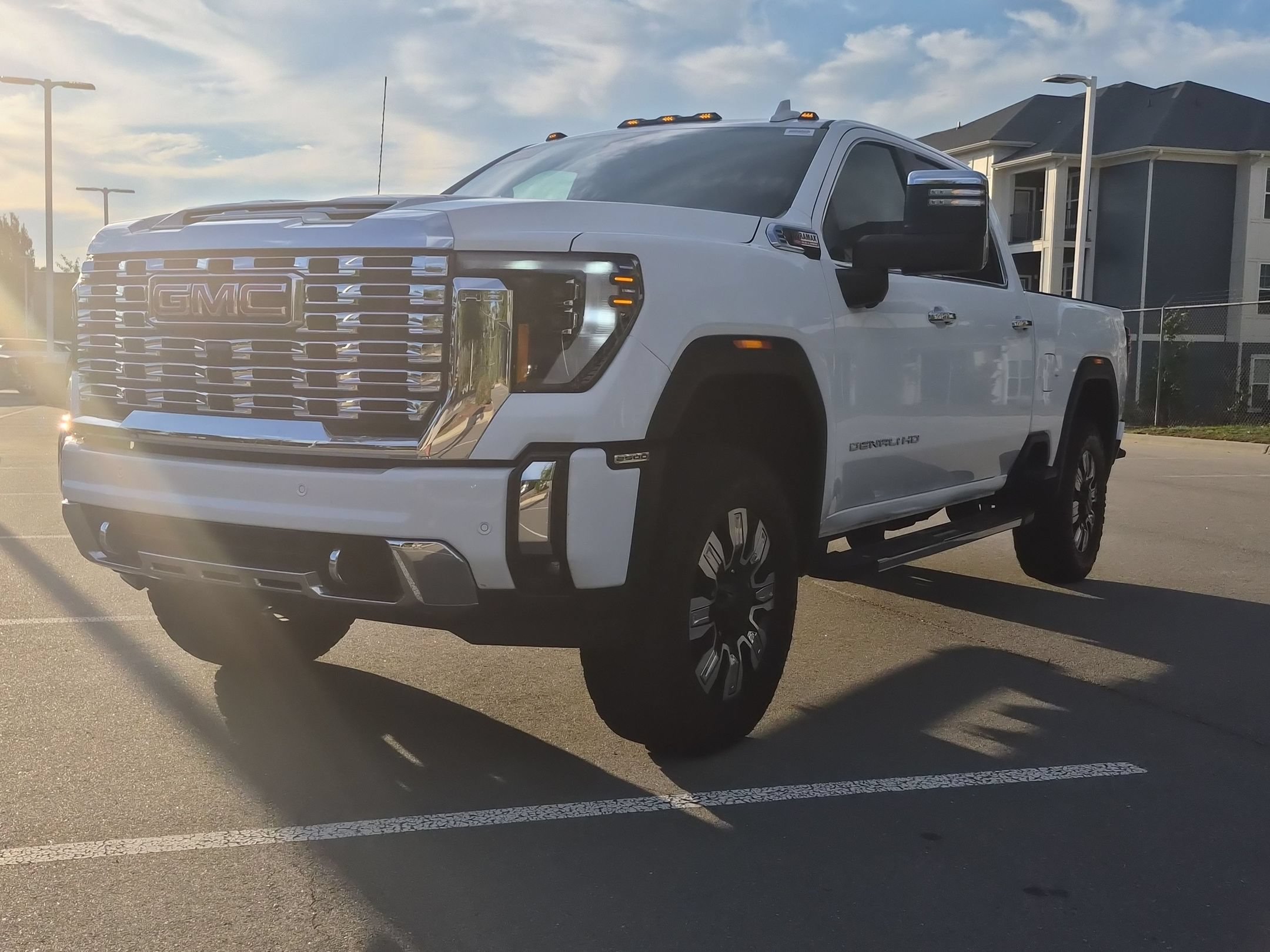 Used 2024 GMC Sierra 2500 Denali w/ Technology Package AWD/4WD image 8